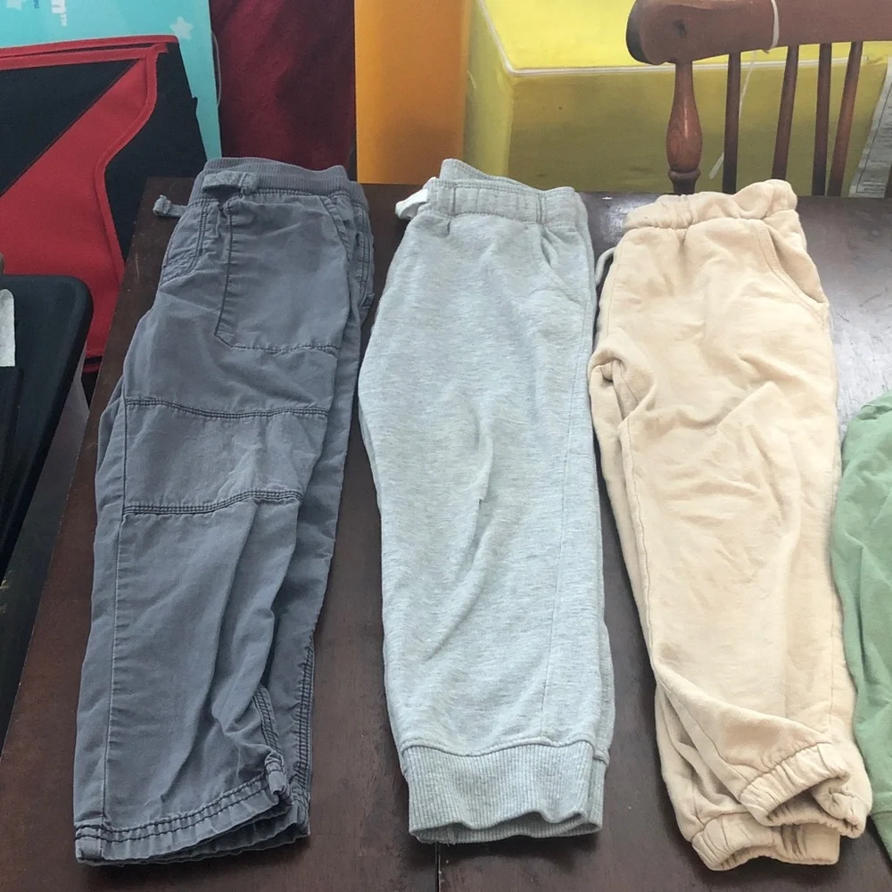 🥤 4T Green Dino Hoodie and Neutral Joggers Pants Set